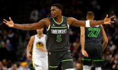 开云体育官方网站-狼队再度受挫，连败之苦难以忘怀