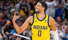 开云体育app-NBA常规赛：76人首选造福拉尔