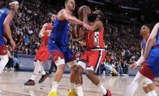 开云体育入口-NBA季后赛战况持续激烈，场场都是胶着局面