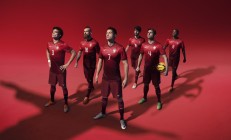 开云APP-跨越时空的绝杀者，当霍勒迪在球场两端定义关键时刻