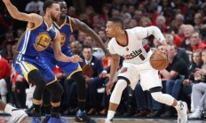 开云体育APP下载-拓荒者客场大胜尼克斯，利拉德砍下全场最高31分