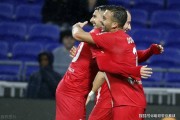 开云平台-里昂突破困境连胜提高士气，球员笑逐颜开