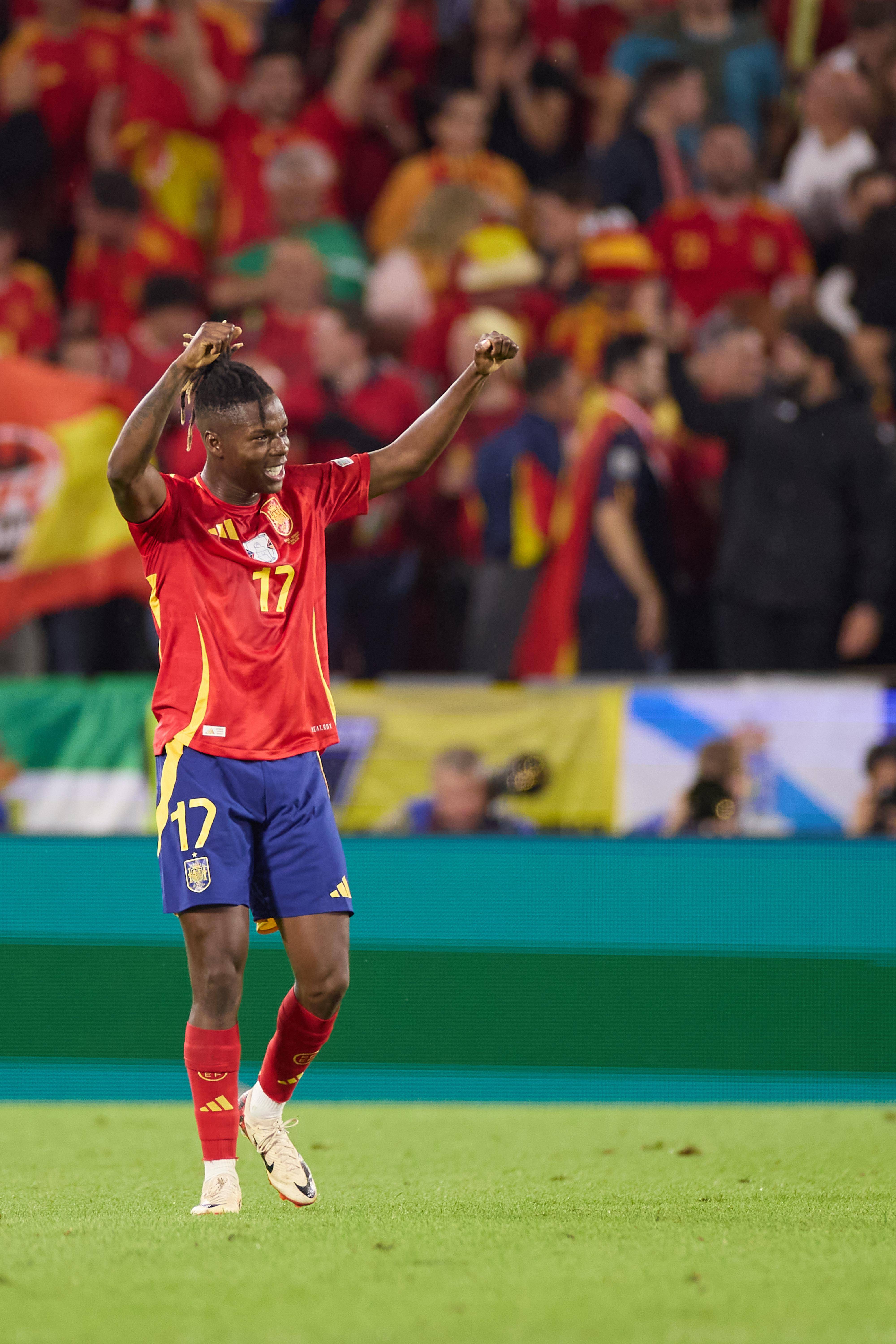 欧洲赛场精彩比拼，西班牙队夺冠