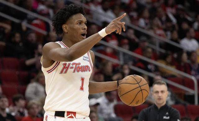 圣埃蒂安队高奏凯歌，球队实力逐渐崭露头角