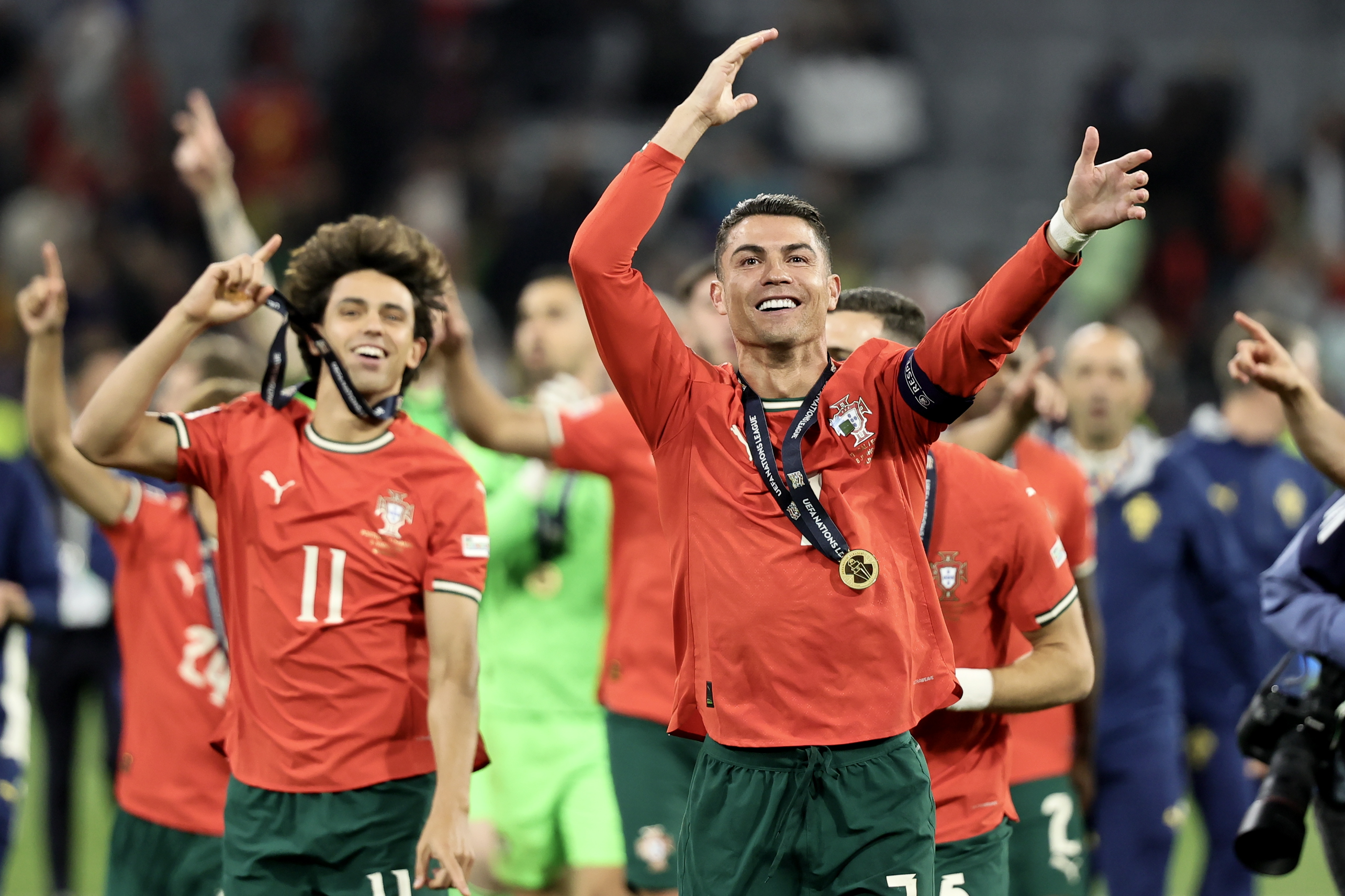 欧洲杯资格赛：葡萄牙队大胜晋级