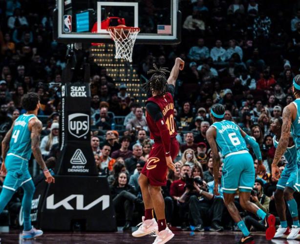 包含克莱蒙主场告捷，实现反弹并取得三分的词条