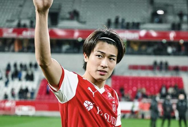 包含亚眠客场战平，结束连败势头的词条