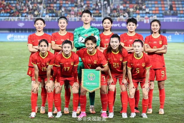 包含中国女足比赛轻轻松松获得胜利，表现非常出色的词条