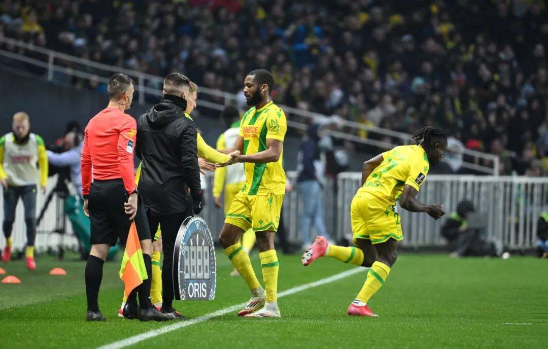 里尔主场不敌摩纳哥，遭遇两连败