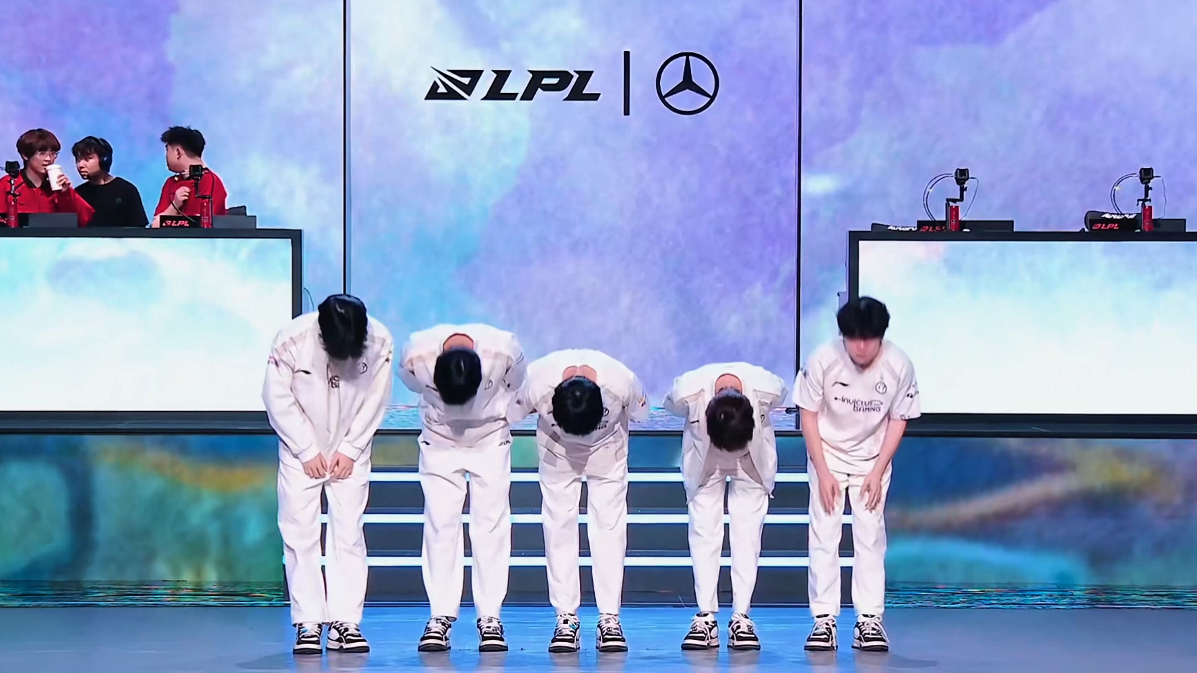 包含IG横扫T1，Tarzan关键团战开团秒人宿敌对决八强赛，技惊四座的词条