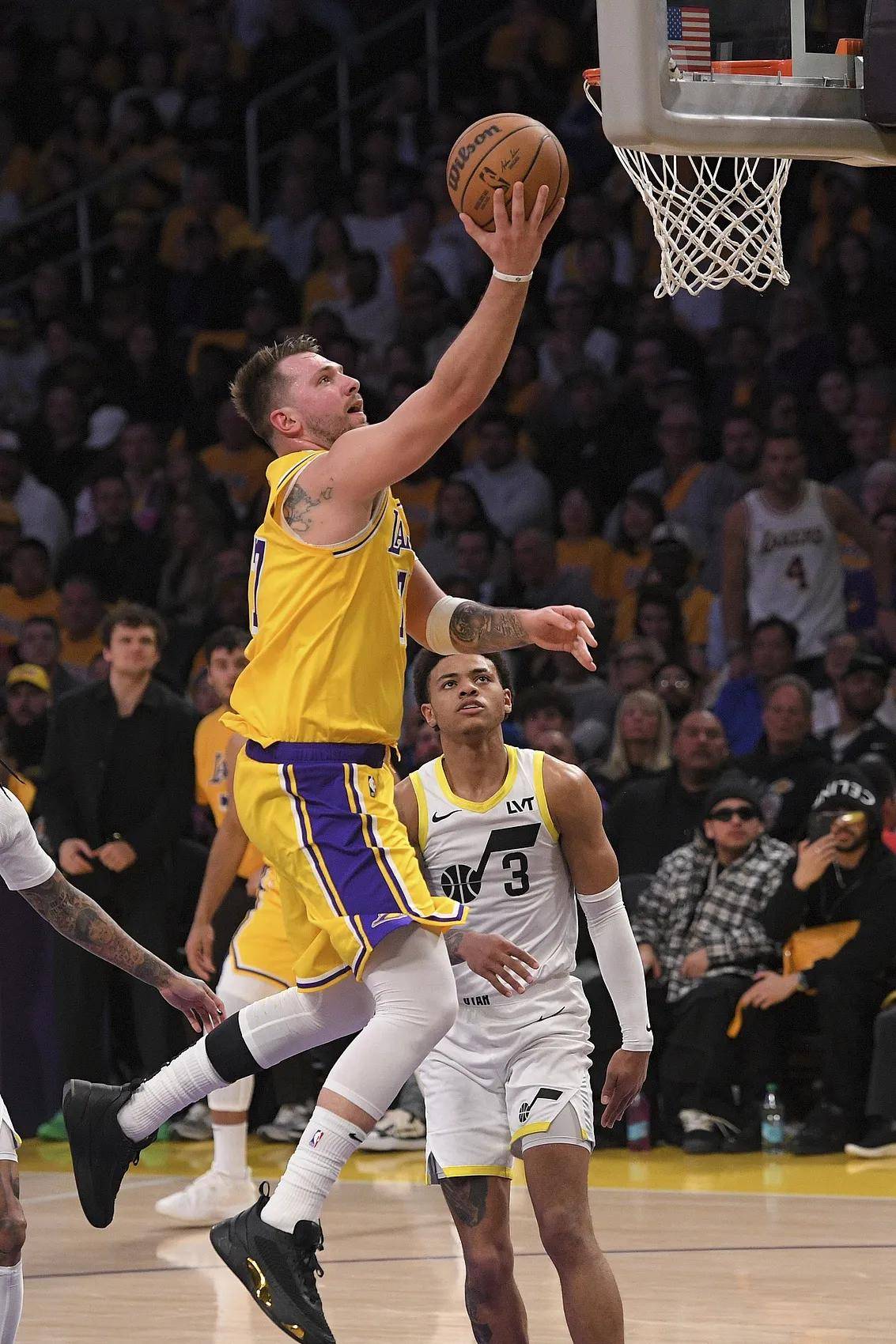 湖人大胜爵士,继续领跑西部的简单介绍 湖人大胜爵士,继续领跑西部的简单介绍