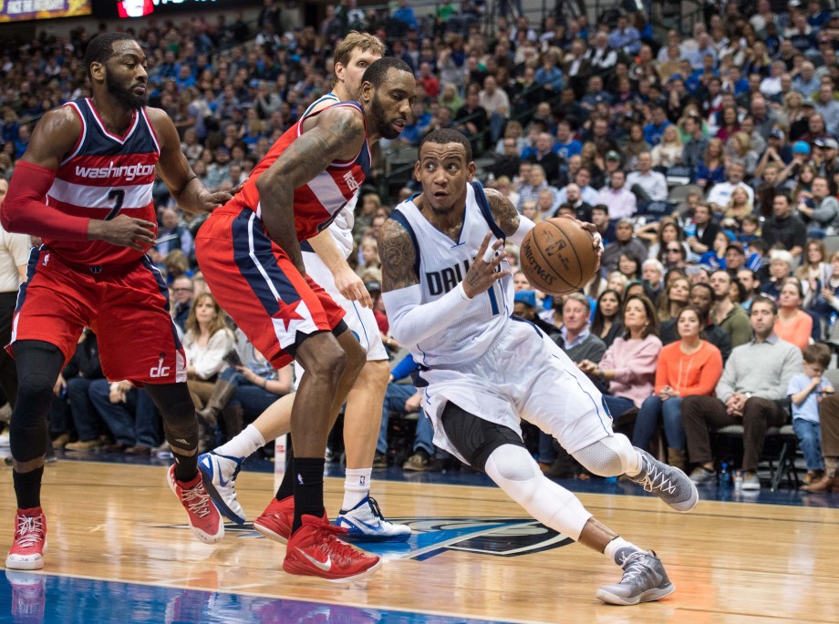 小牛大胜爵士豪取两连胜