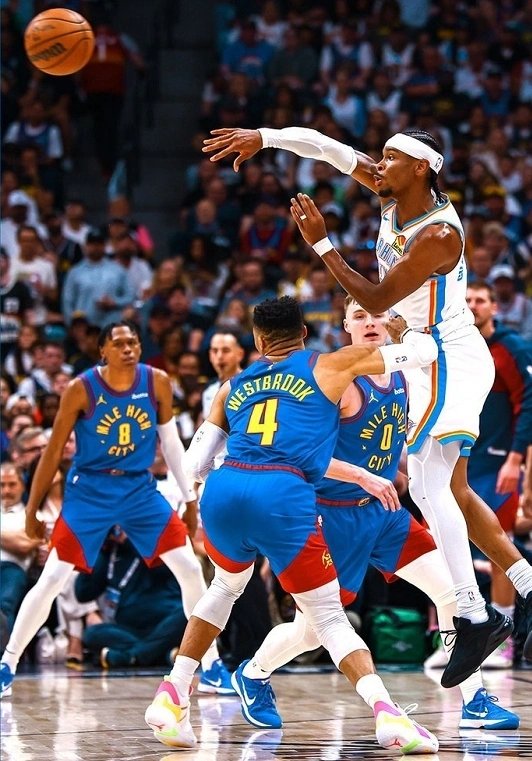 NBA季后赛西部半决赛火爆开战，球迷热情高涨