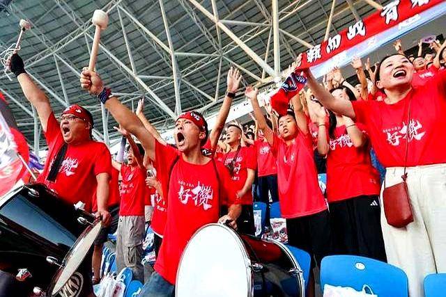 包含V5血洗KT，Doinb极限生还后反打宿敌对决入围赛，锁定晋级资格的词条