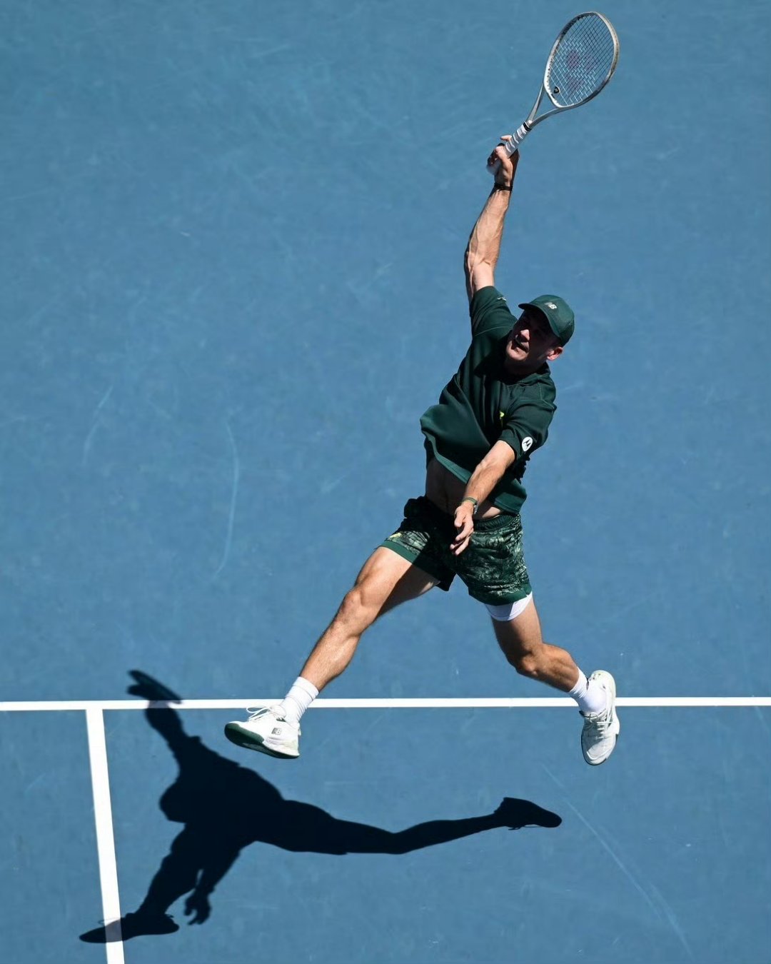 包含美网碾压拉沃尔杯，兹维列夫惊艳四座的词条