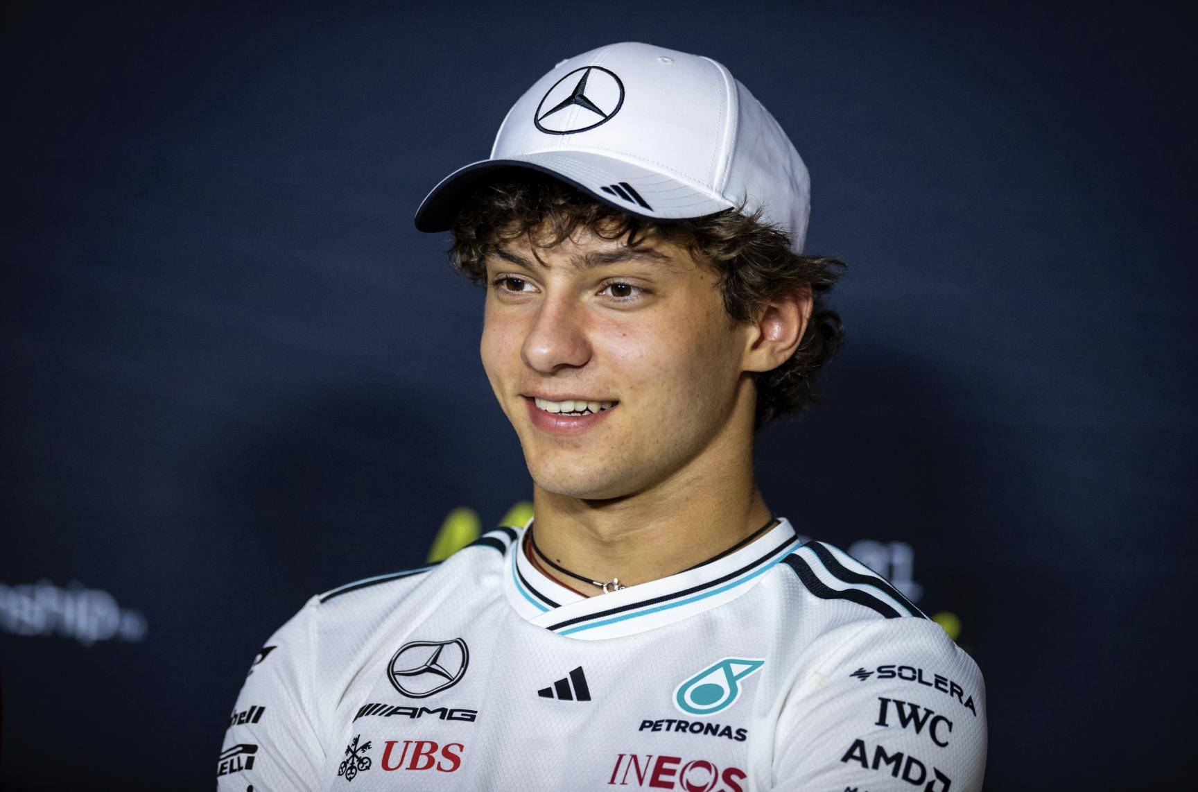 迈凯伦逆转哈斯车队，汉密尔顿刷新纪录的简单介绍