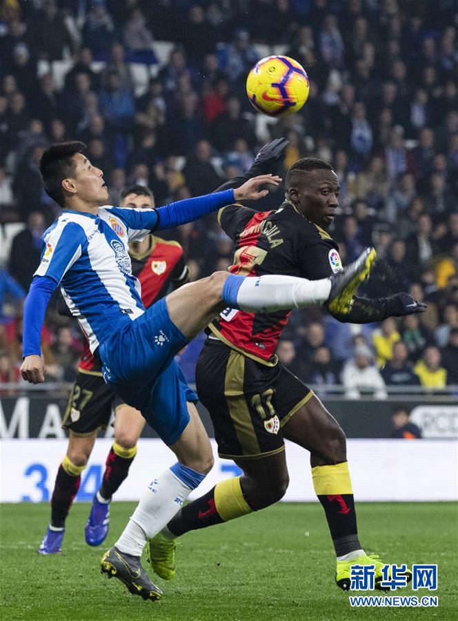 包含莱比锡红牛险胜西班牙，哈弗茨统治全场的词条