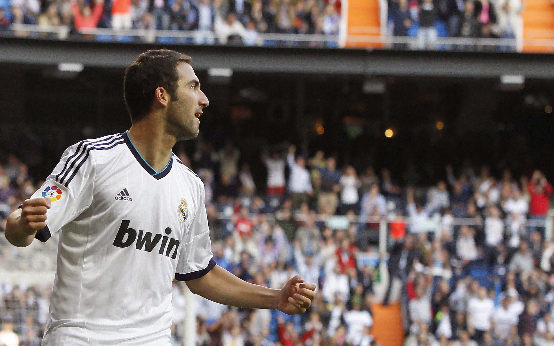 速度与激情的跨界交响，F1街道焦点战与火箭硬仗的胜利之夜